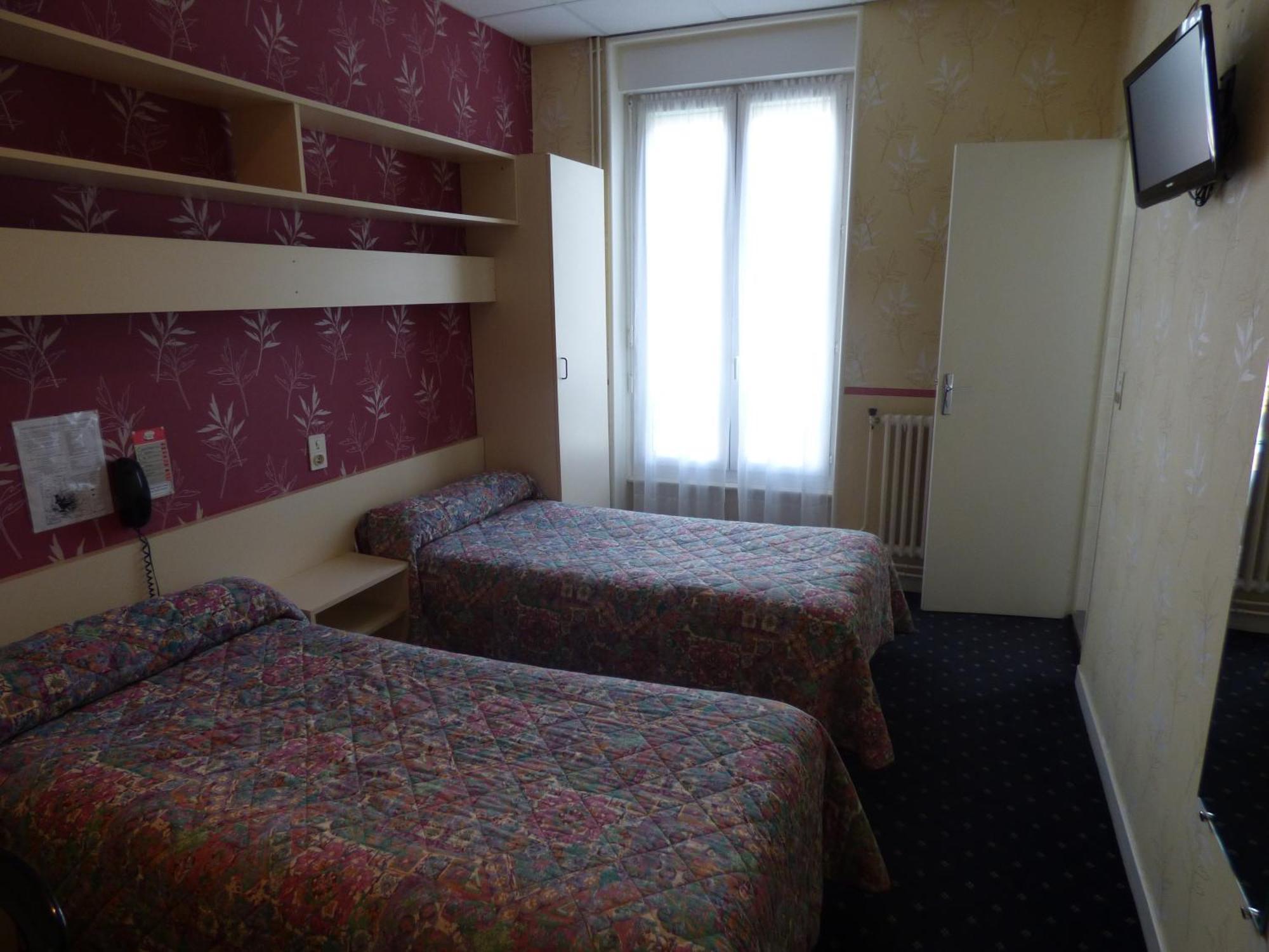 Hôtel Saint Jean Vals-les-Bains Quarto foto