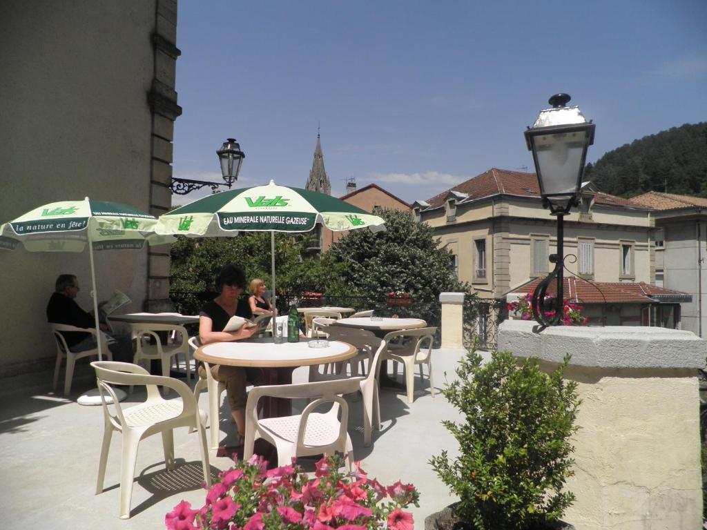 Hôtel Saint Jean Vals-les-Bains Exterior foto